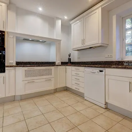 Villa Stunning 5 Bedroom In Puerto Banus With Pool Marbella
