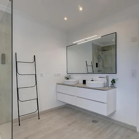 Stunning 5 Bedroom In Puerto Banus With Pool * Marbella