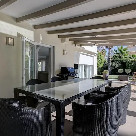 Stunning 5 Bedroom In Puerto Banus With Pool