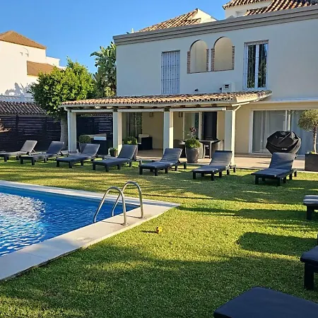 Villa Stunning 5 Bedroom In Puerto Banus With Pool *