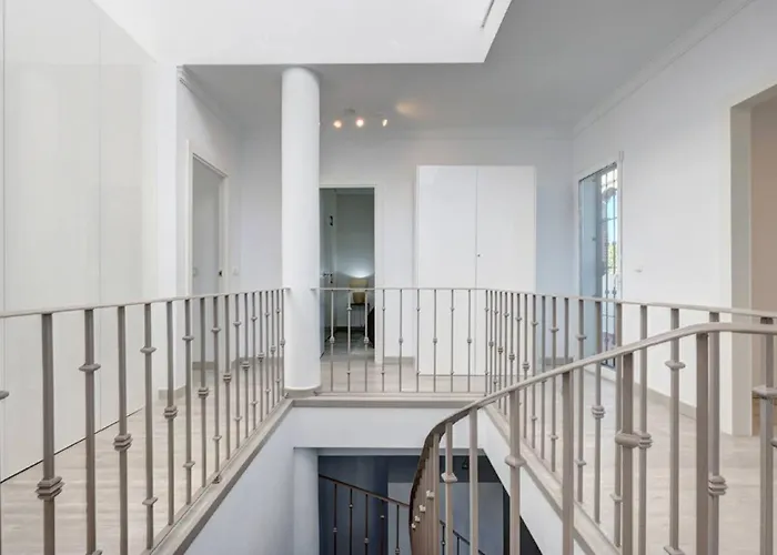 Stunning 5 Bedroom In Puerto Banus With Pool * Marbella