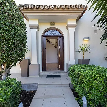 Villa Stunning 5 Bedroom In Puerto Banus With Pool
