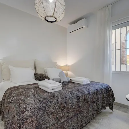 Stunning 5 Bedroom In Puerto Banus With Pool