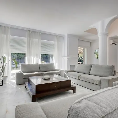 Stunning 5 Bedroom In Puerto Banus With Pool Villa Marbella