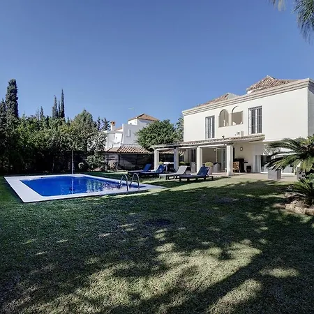 Stunning 5 Bedroom In Puerto Banus With Pool