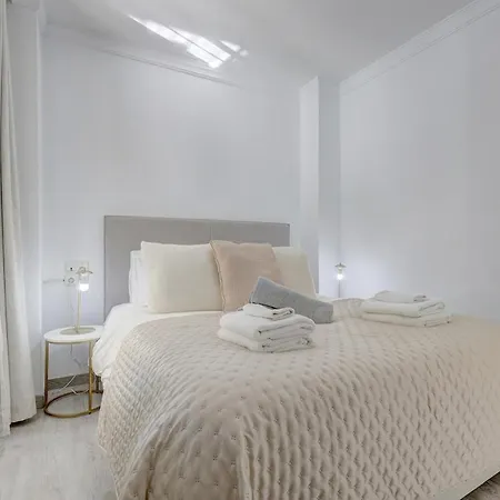 Stunning 5 Bedroom In Puerto Banus With Pool Villa *