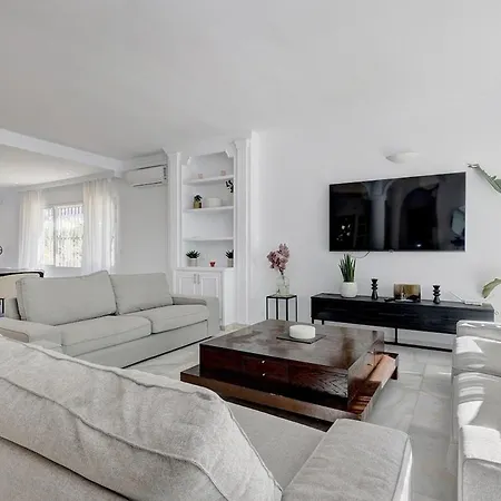 Stunning 5 Bedroom In Puerto Banus With Pool Marbella